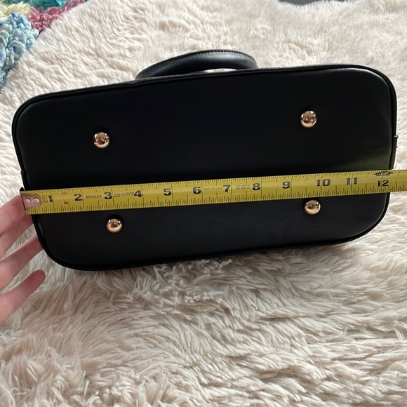 Excellent condition Kate & Alex Cuffaro purse - Picture 9 of 11